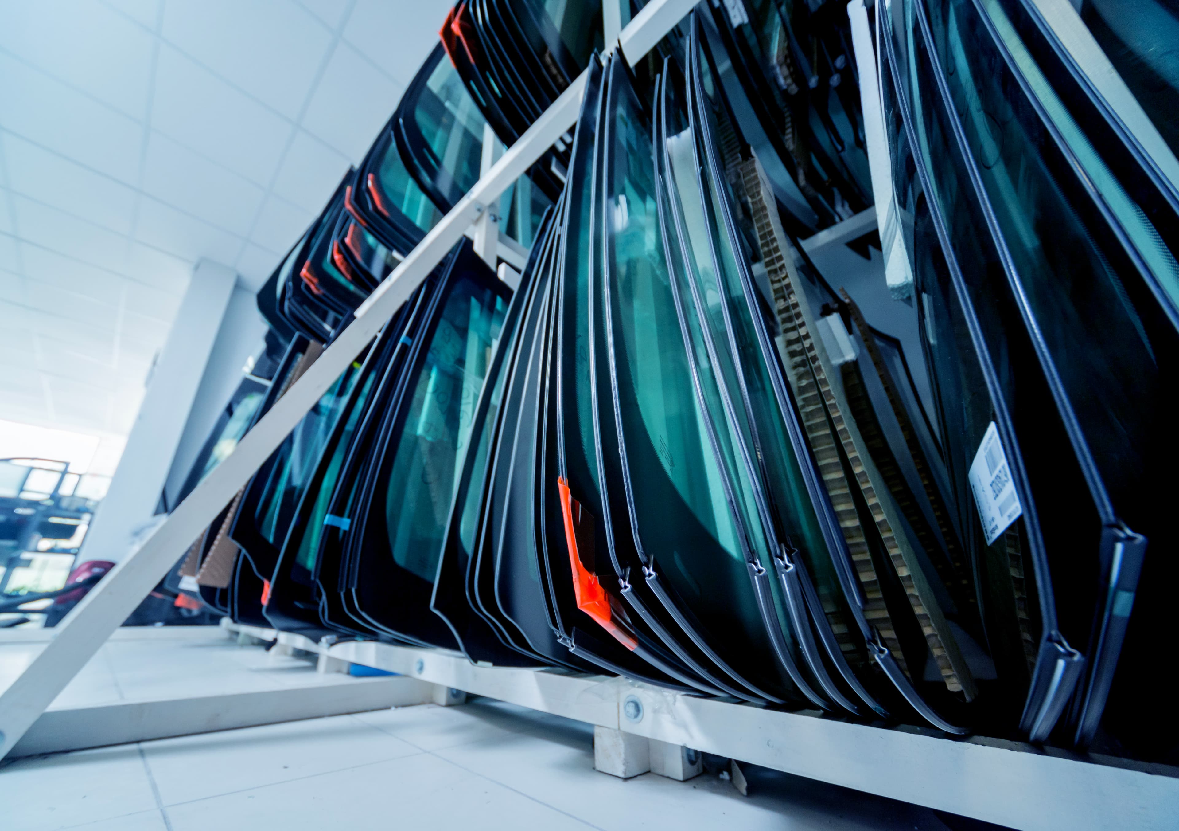 เปลี่ยนกระจกรถยนต์แท้ OEM มาตรฐานระดับโลก โดย UD Auto Glass